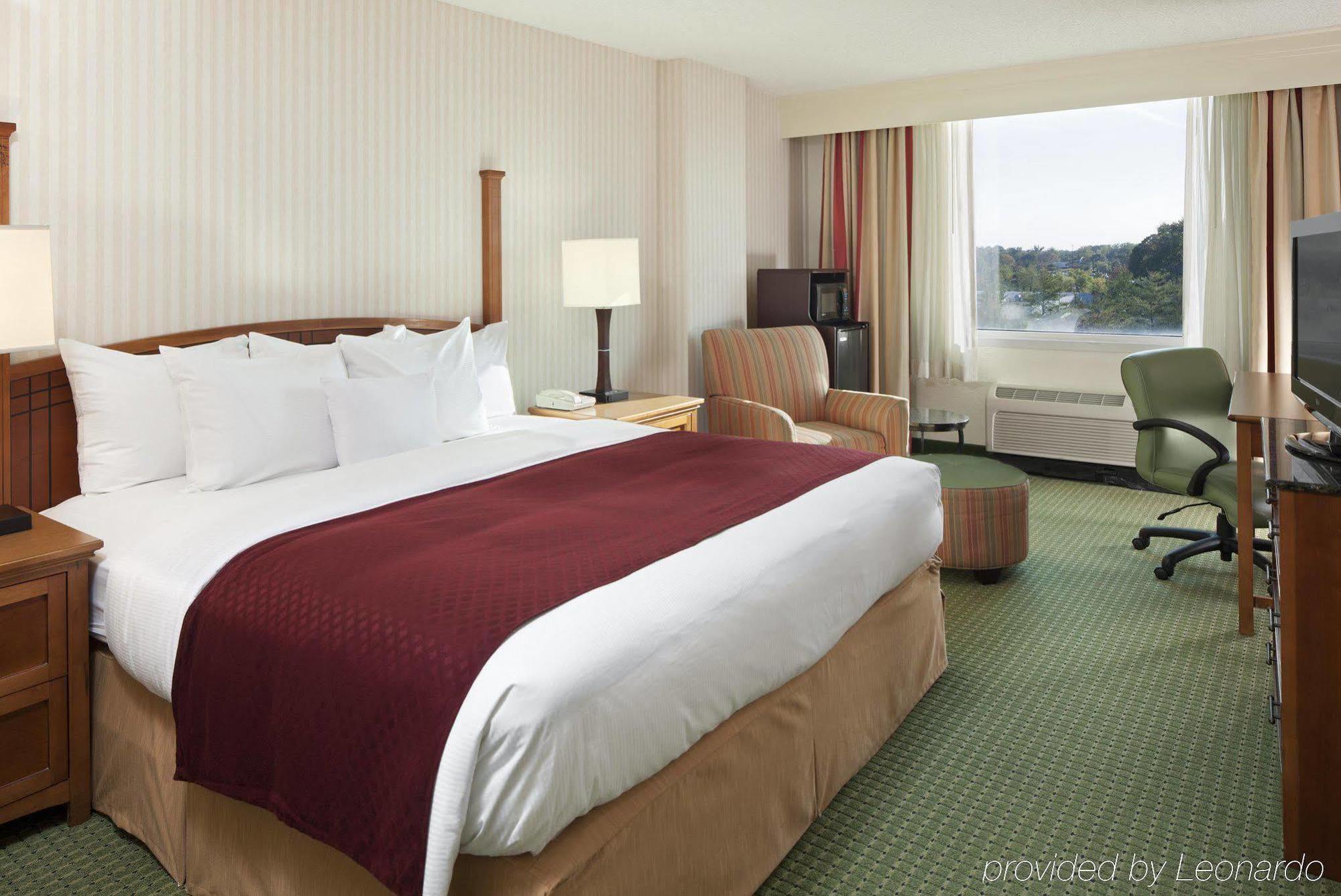 Doubletree By Hilton Hotel Annapolis Room photo
